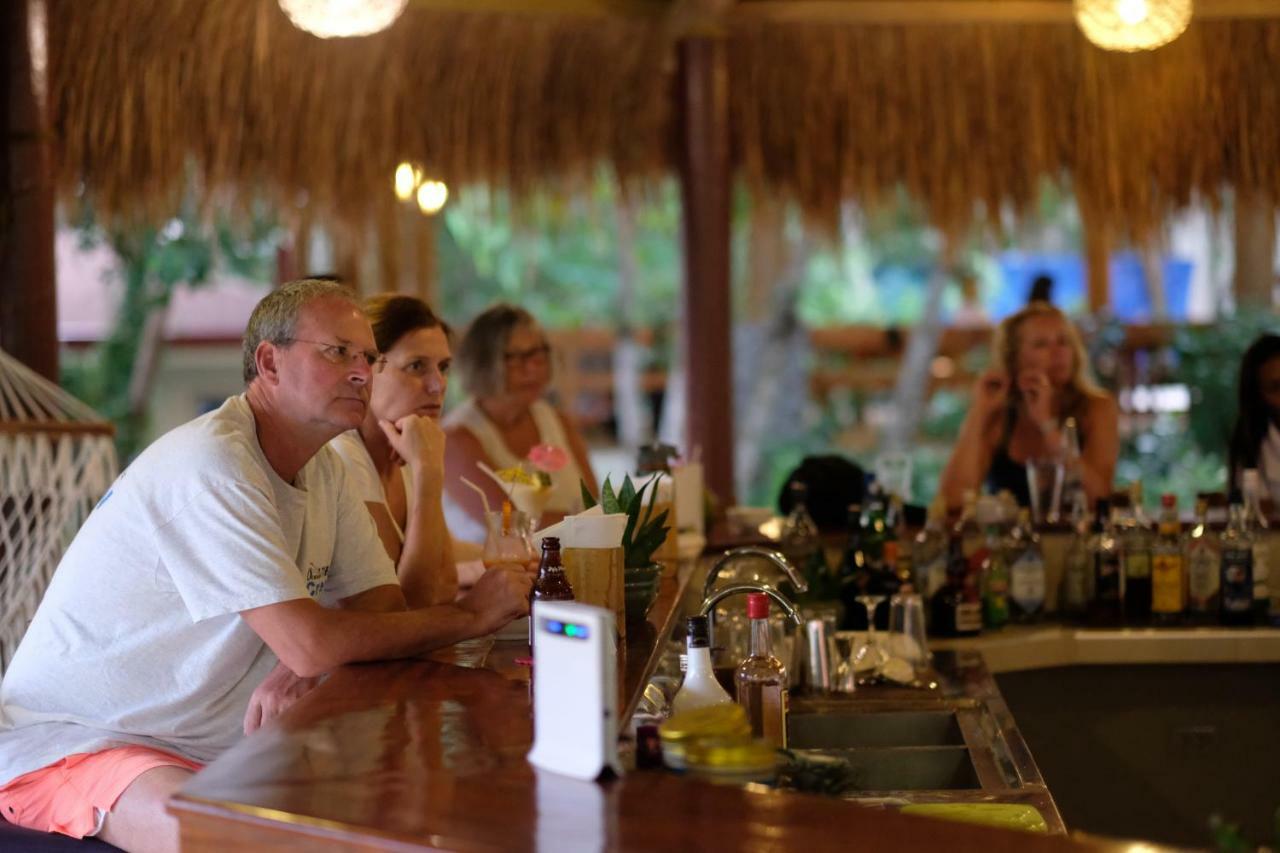 Magic Oceans Dive Resort Anda  Eksteriør bilde